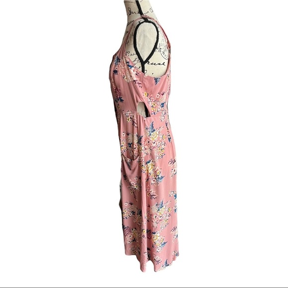 Xhilaration floral sundress size medium - Picture 3 of 7
